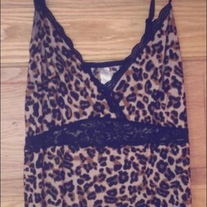 Plus size leopard slip